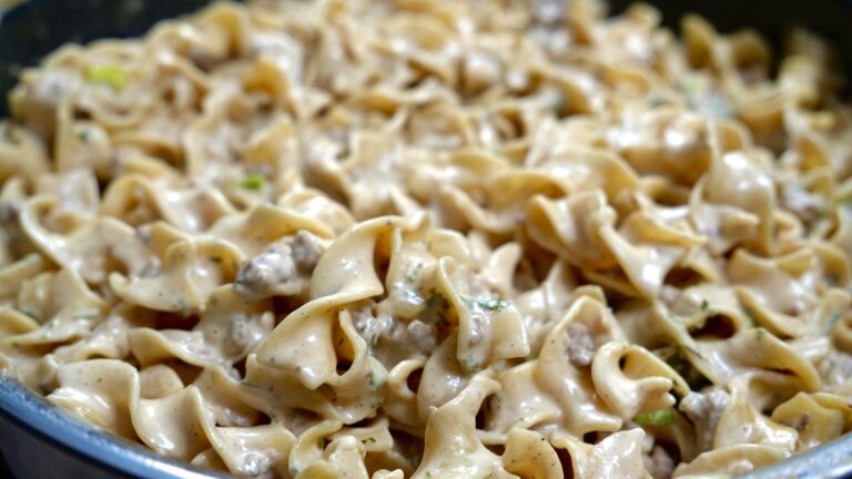 ground beef stroganoff in pot