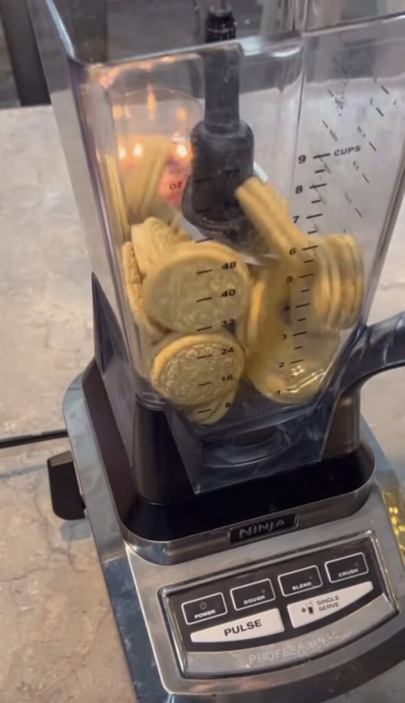 mixing up blonde Oreos