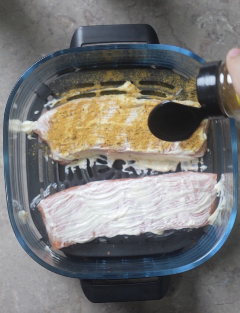 salmon with mayo and seasoning