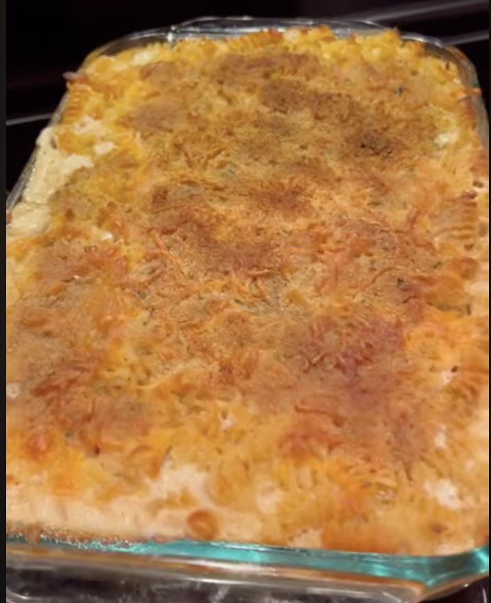 baked pan of cheesy Alfredo bake